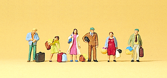 Waiting passengers<br /><a href='images/pictures/Preiser/75001.jpg' target='_blank'>Full size image</a>